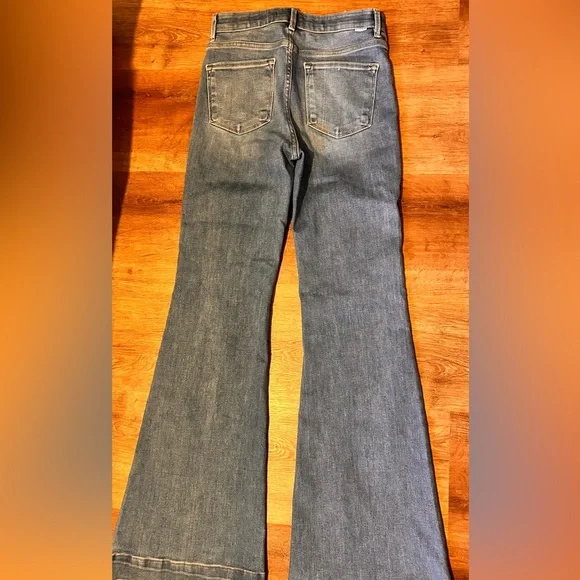 RISEN flare jeans 5/27 NWT - Picture 2 of 3